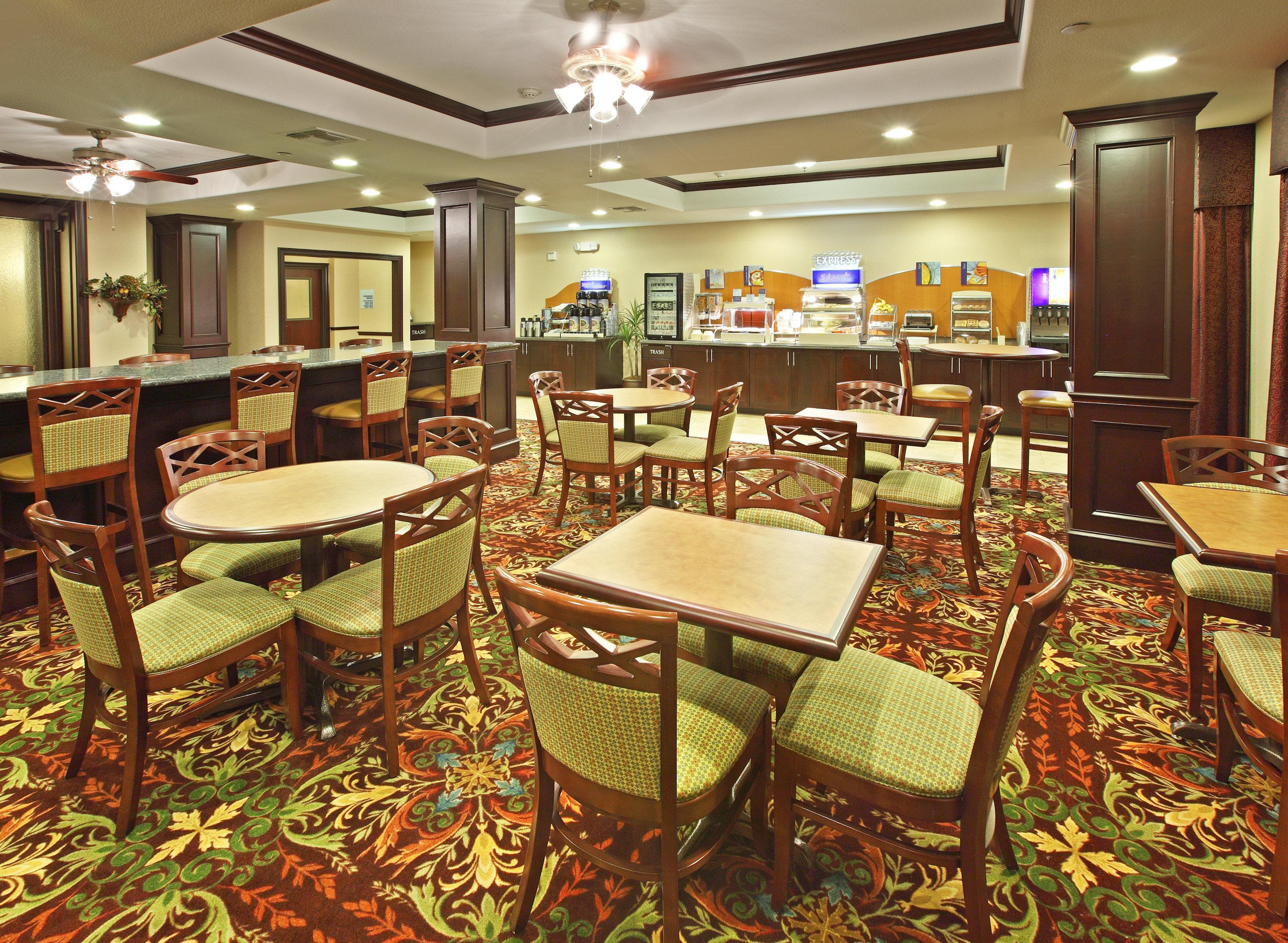 Holiday Inn Express Hotel & Suites Henderson - Traffic Star By Ihg Bagian luar foto