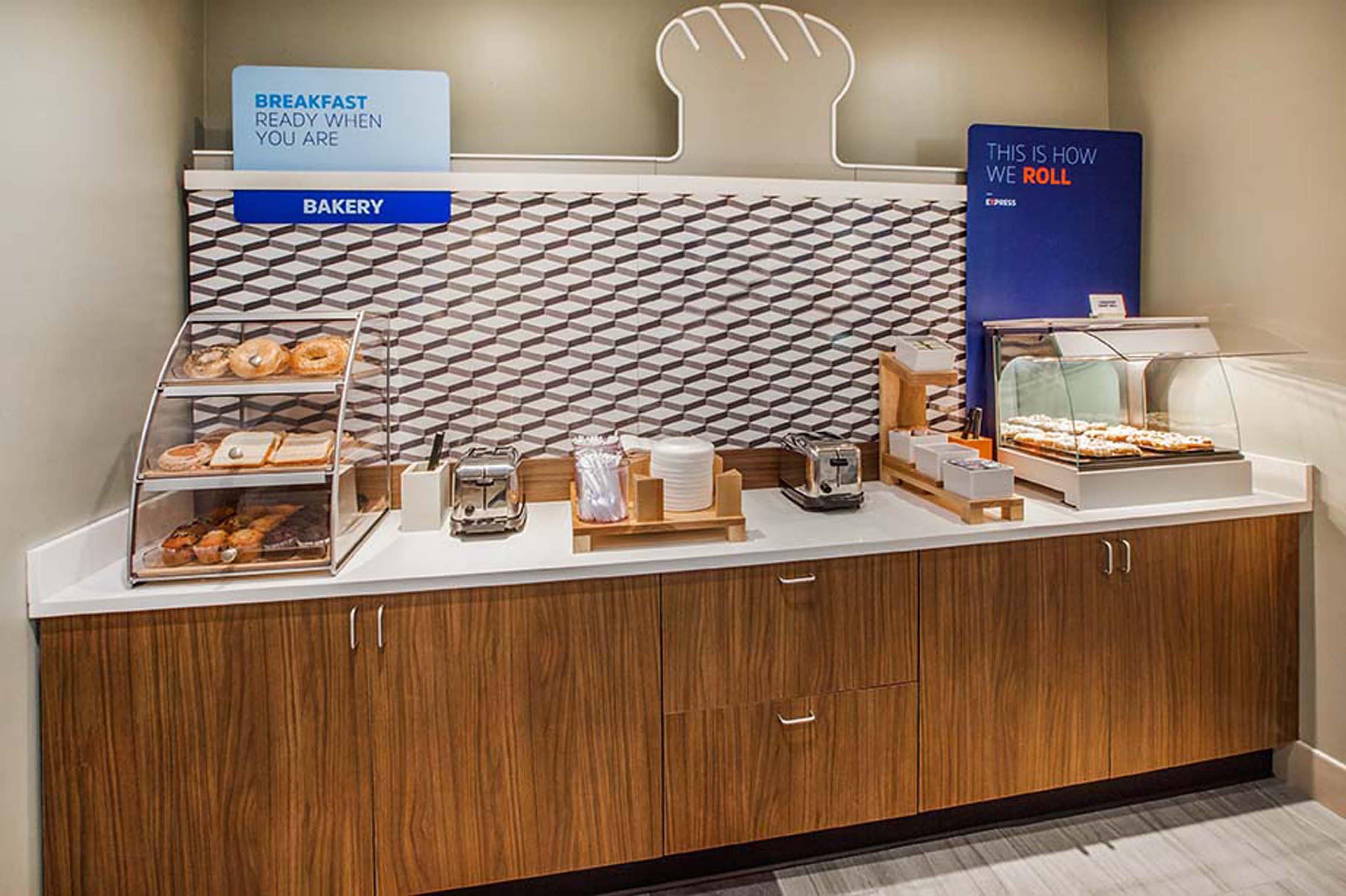 Holiday Inn Express Hotel & Suites Henderson - Traffic Star By Ihg Bagian luar foto