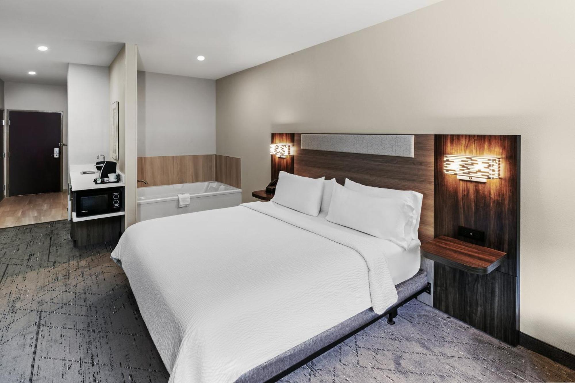 Holiday Inn Express Hotel & Suites Henderson - Traffic Star By Ihg Bagian luar foto