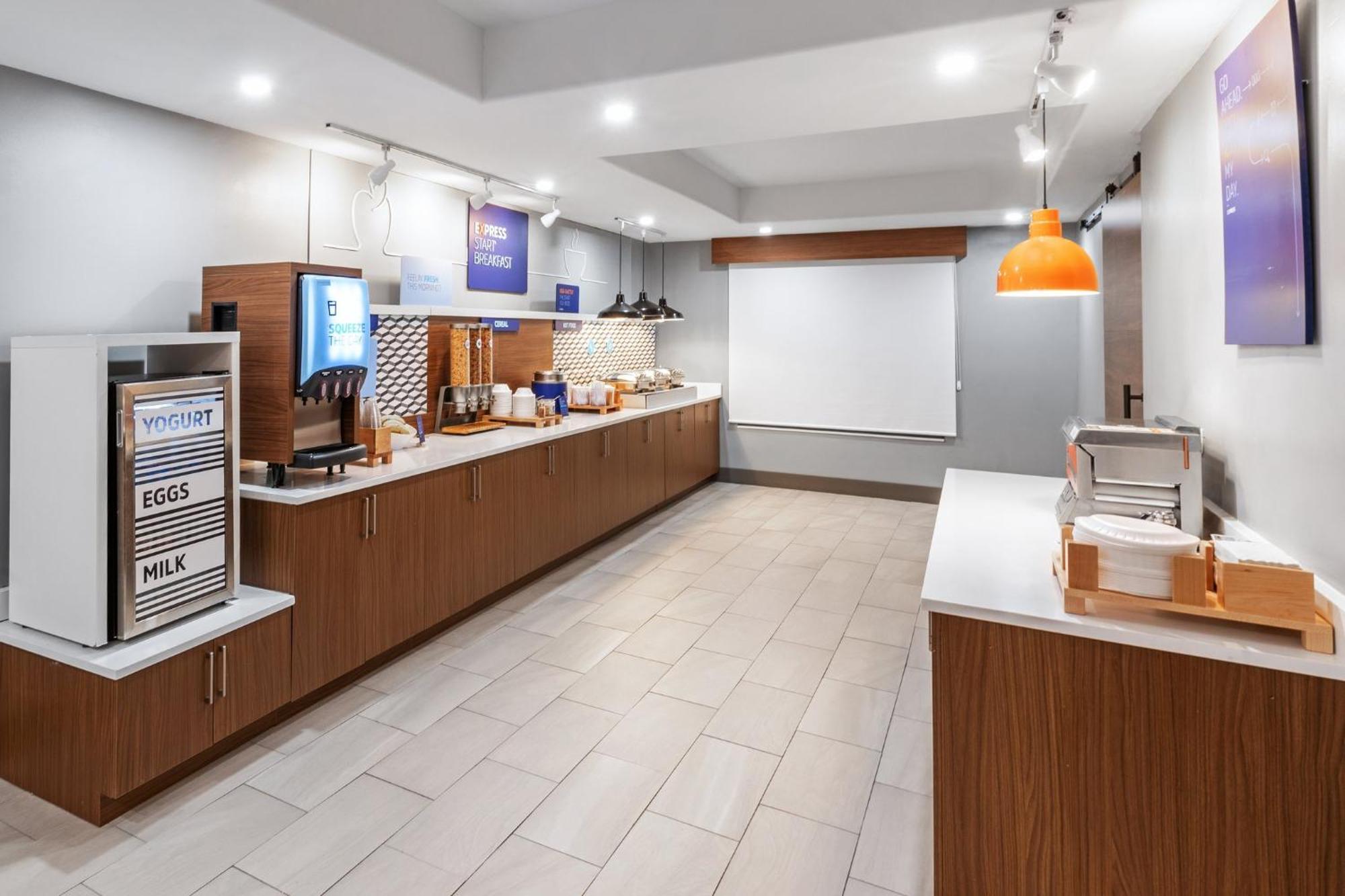 Holiday Inn Express Hotel & Suites Henderson - Traffic Star By Ihg Bagian luar foto