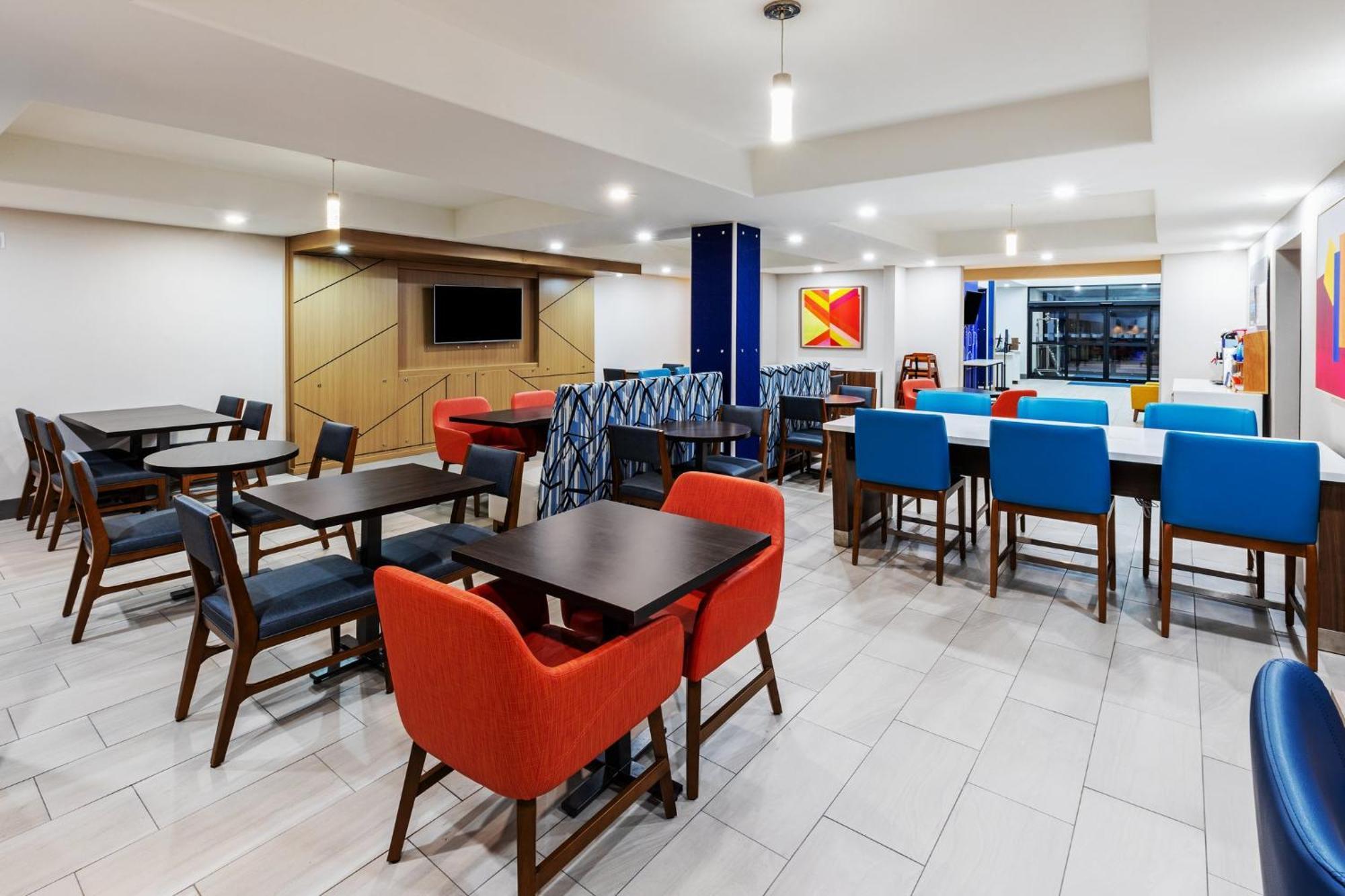 Holiday Inn Express Hotel & Suites Henderson - Traffic Star By Ihg Bagian luar foto