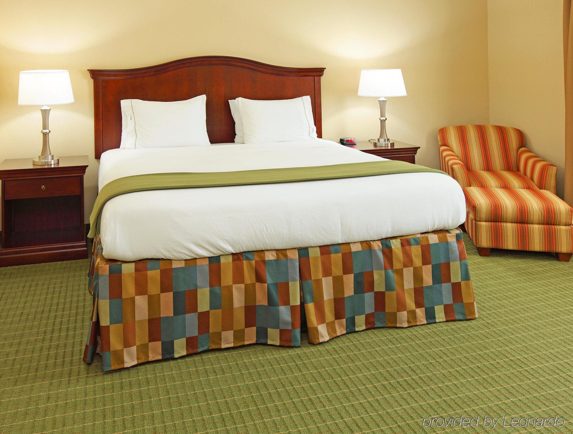 Holiday Inn Express Hotel & Suites Henderson - Traffic Star By Ihg Bagian luar foto