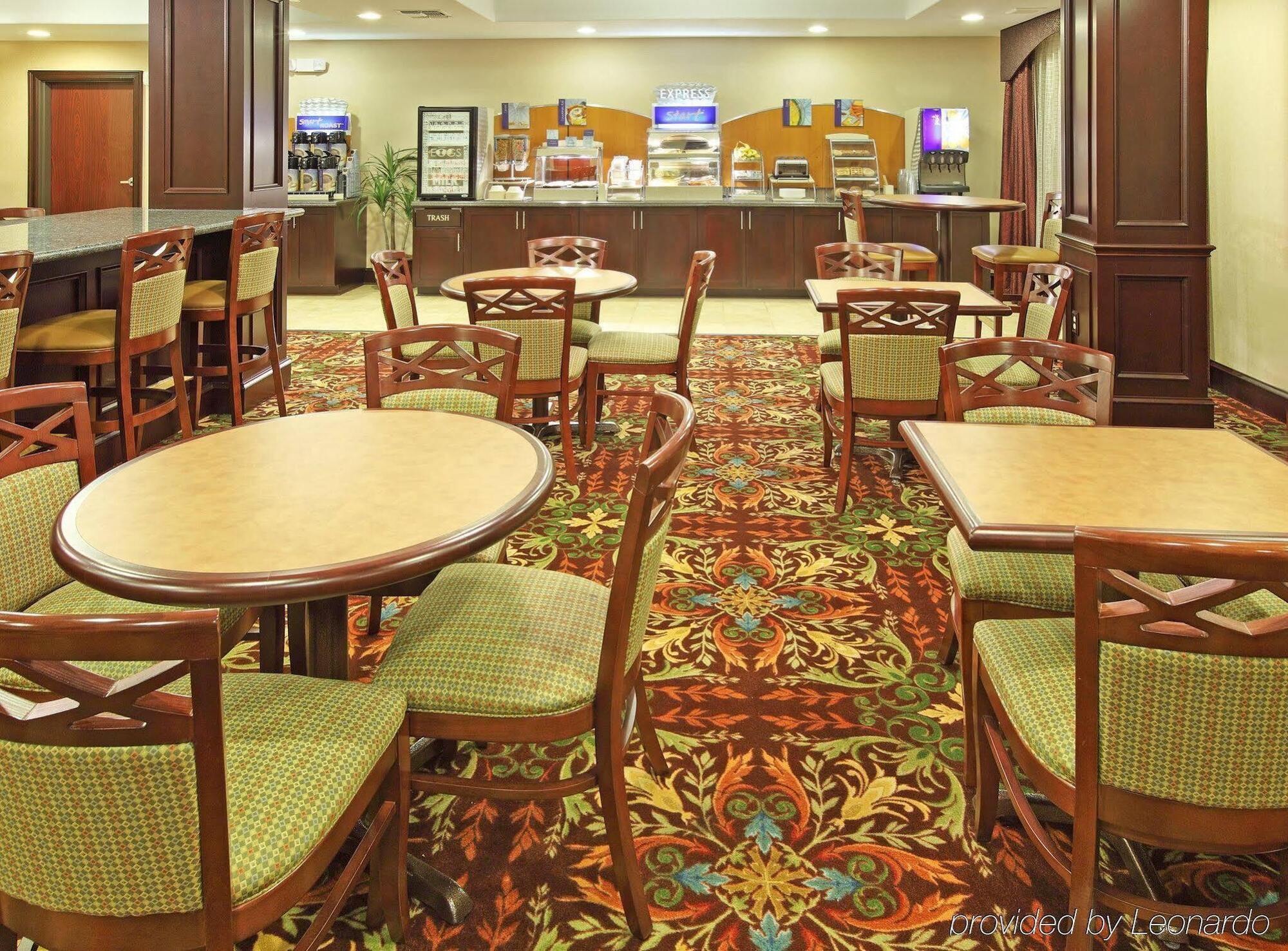 Holiday Inn Express Hotel & Suites Henderson - Traffic Star By Ihg Bagian luar foto